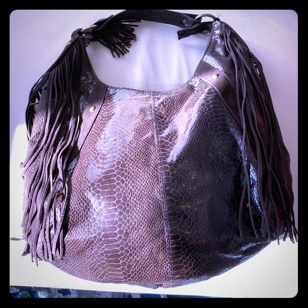 Brown faux-snake skin shoulder bag w/ fringe